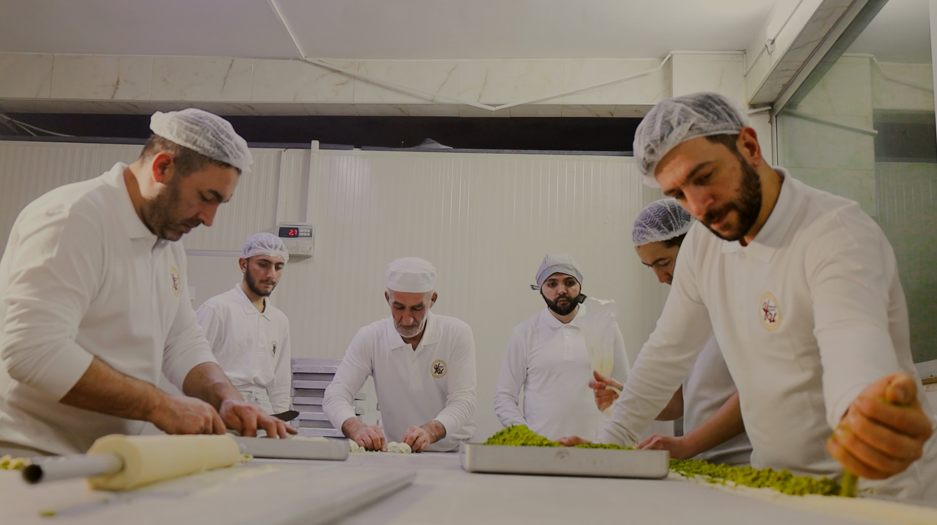 Baklava ekibi tek tezgahta